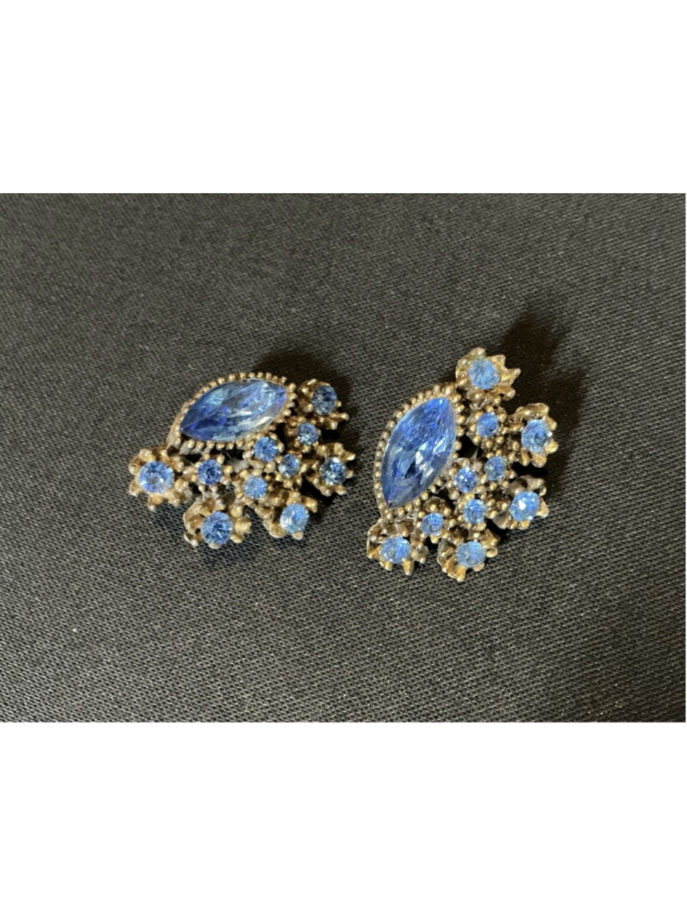 Vintage Unsigned GoldTone Light Blue Rhinestone Marquise Cluste Clip On Earrings